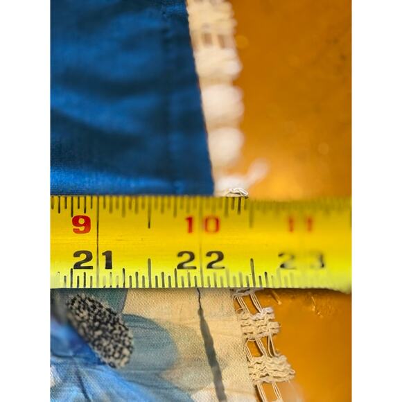 POL Crochet Detail Floral V Neck Oversized Top Tunic Blue White Size Medium - Picture 15 of 15